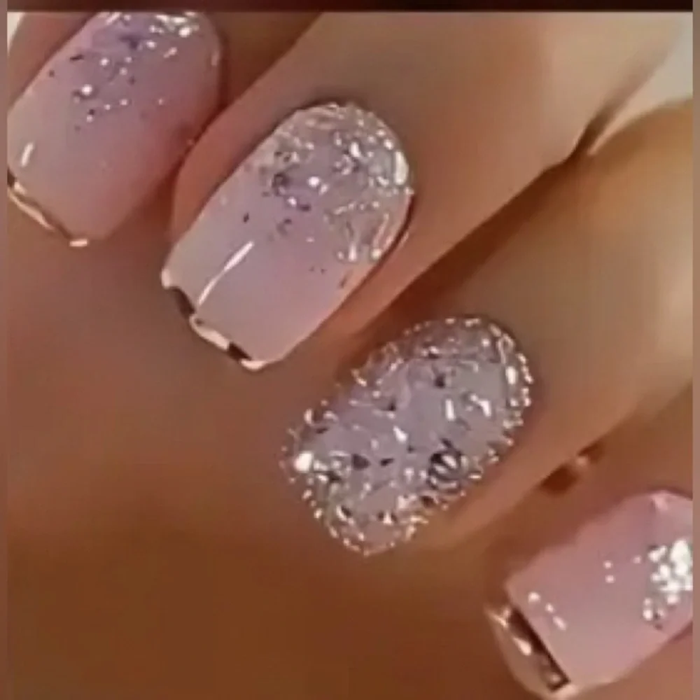 (New in package)96 Pc Short Square French Tip Nails
